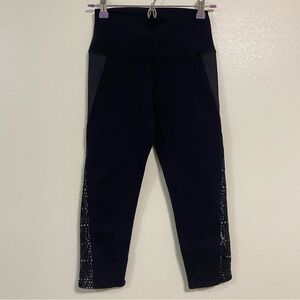 Alo Leggings Women’s Size Small Black Laser cutout Crop Black Leggings